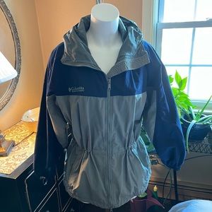 Columbia women’s hooded jacket size Small.  Great condition!